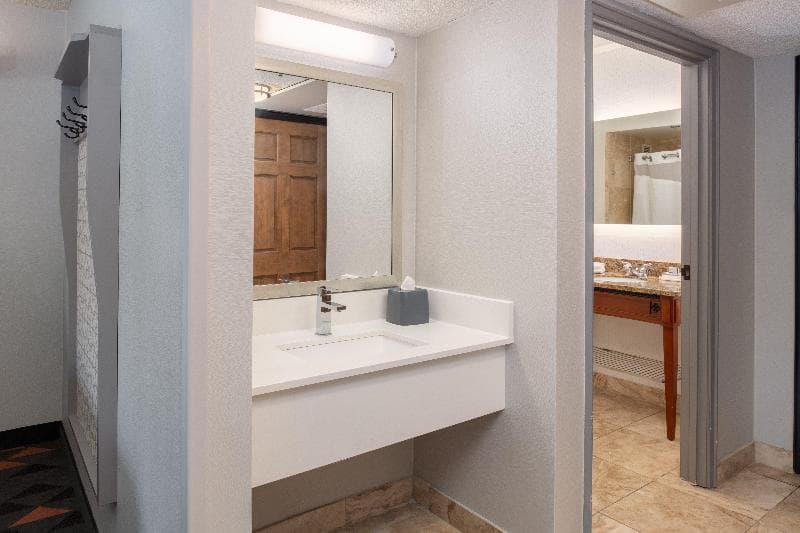 Holiday Inn Portland Columbia Riverfront 4
