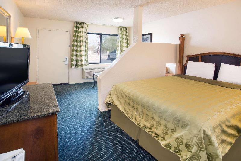 Travelodge By Wyndham Indio photo 1