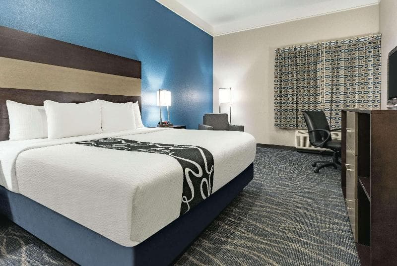La Quinta Inn & Suites by Wyndham Phoenix I-10 West 5