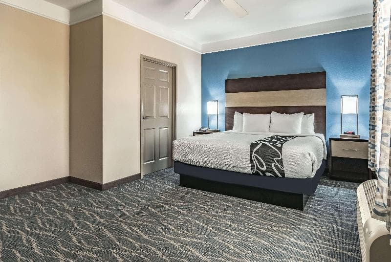 La Quinta Inn & Suites by Wyndham Phoenix I-10 West 4