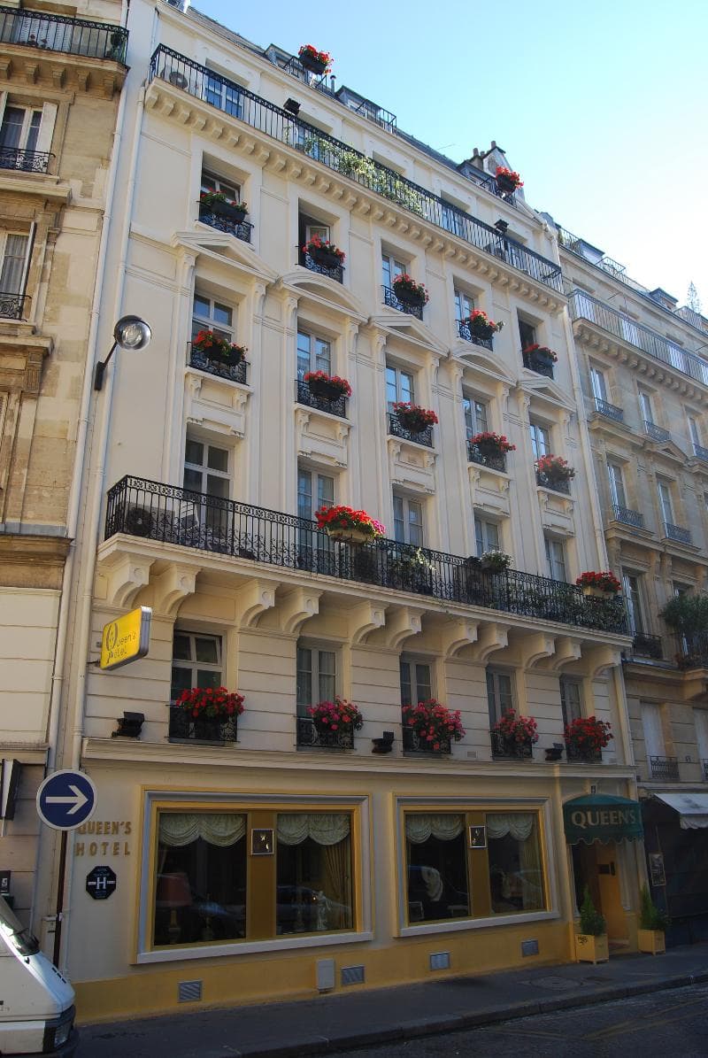 Queens Hotel 4