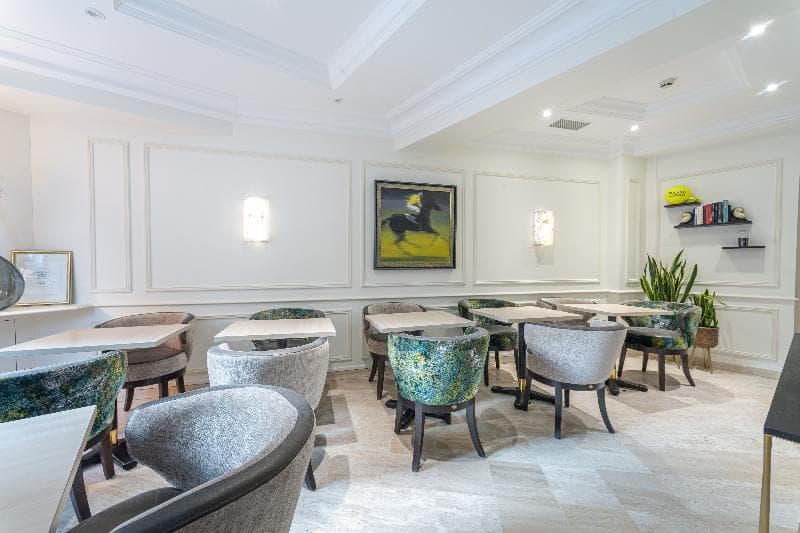 Queens Hotel photo 1