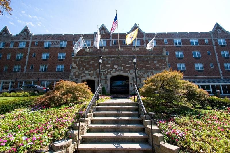 The Grand Summit Hotel 4