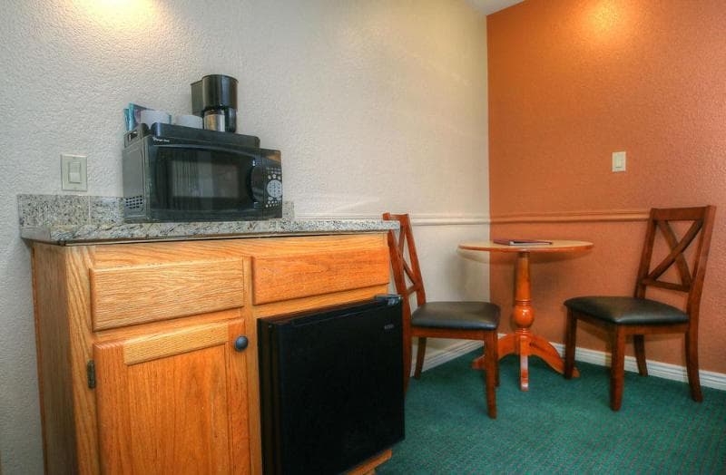 Majestic Mountain Inn 3
