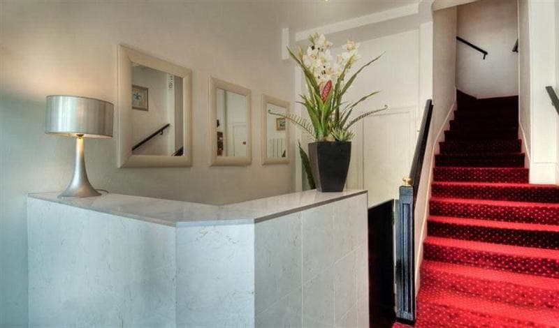 Hotel Edgar Quinet 5