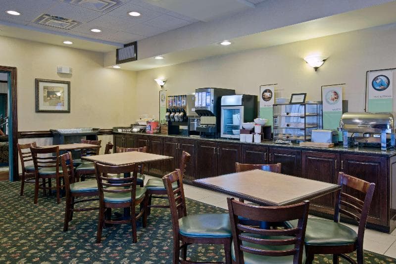 Country Inn & Suites By Radisson, Newport News South, Va 3