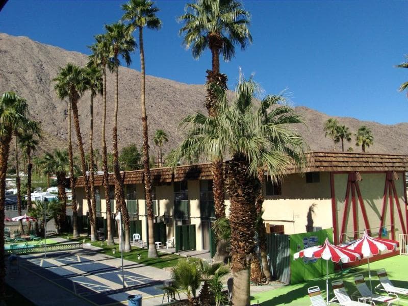 Desert Lodge 3