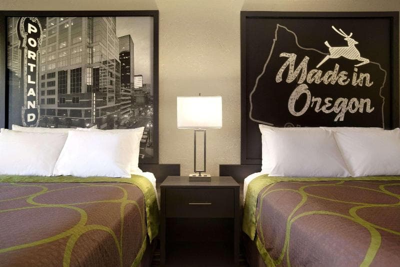 Super 8 By Wyndham Portland Airport photo 1