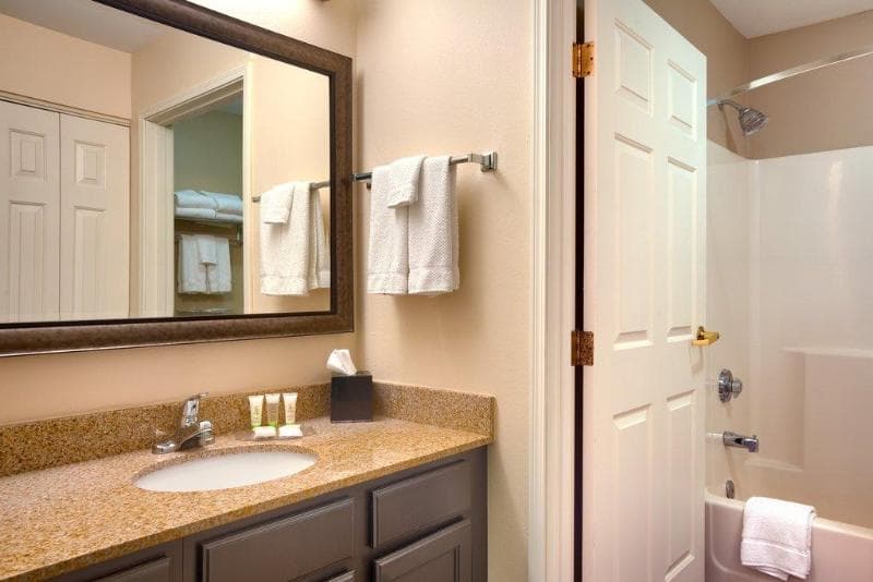 Staybridge Suites Peoria-Downtown 4