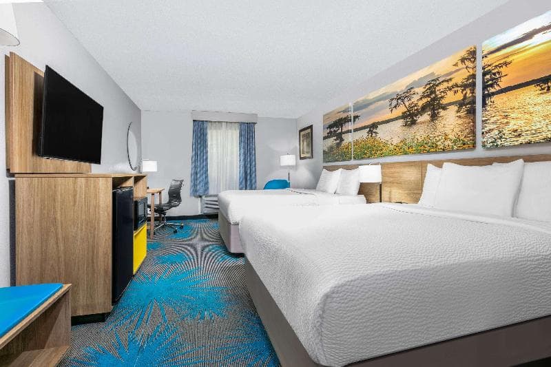 Days Inn & Suites By Wyndham Cabot 3