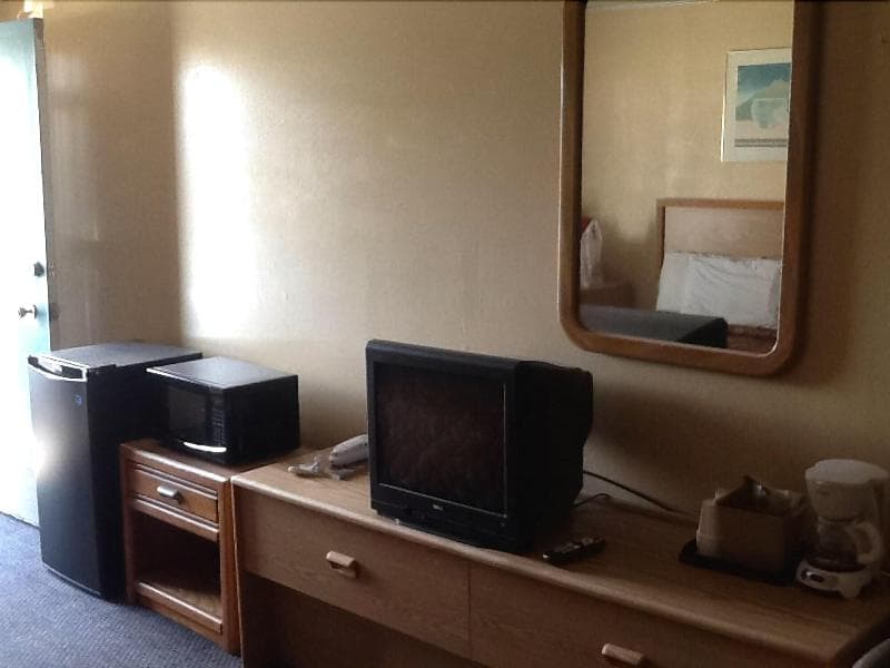 Silver Spur Motel Lander main