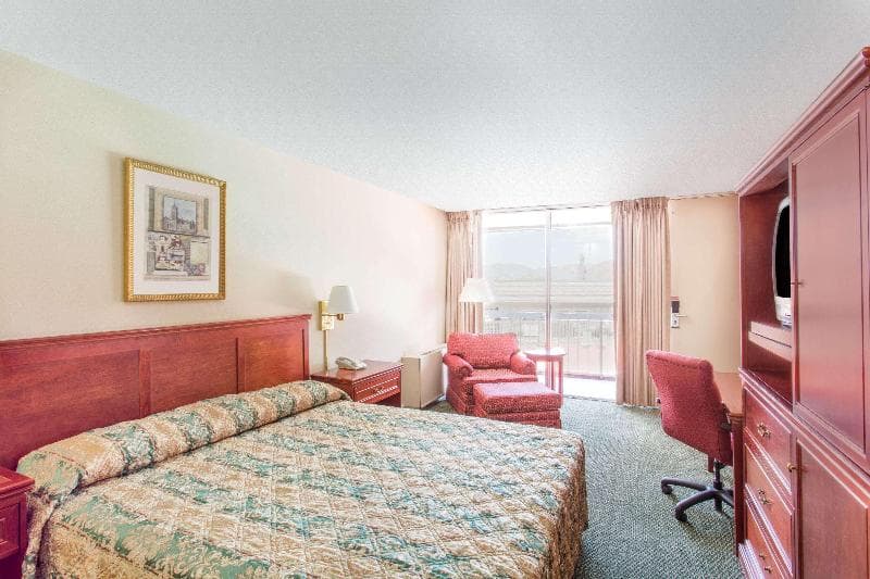 Aiden by Best Western South Reno 3