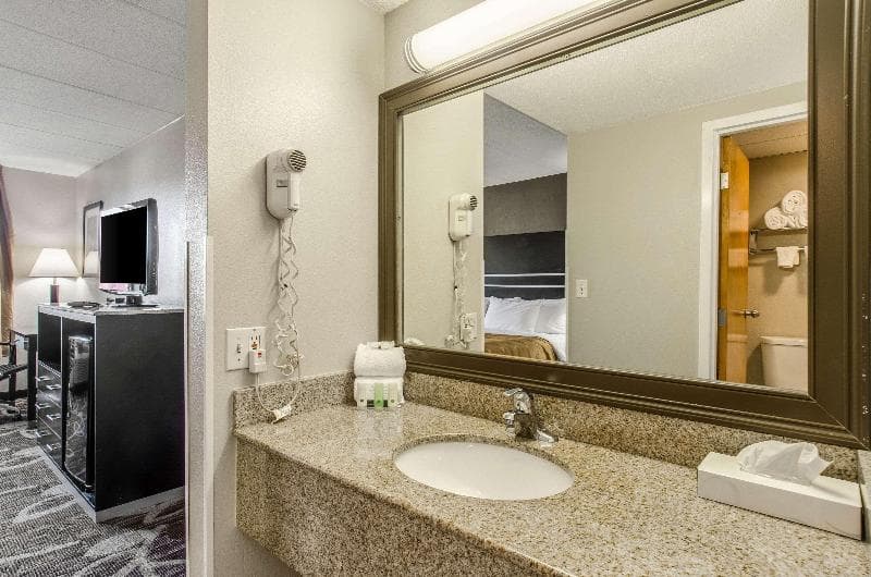 Quality Inn Middleboro-Plymouth 3