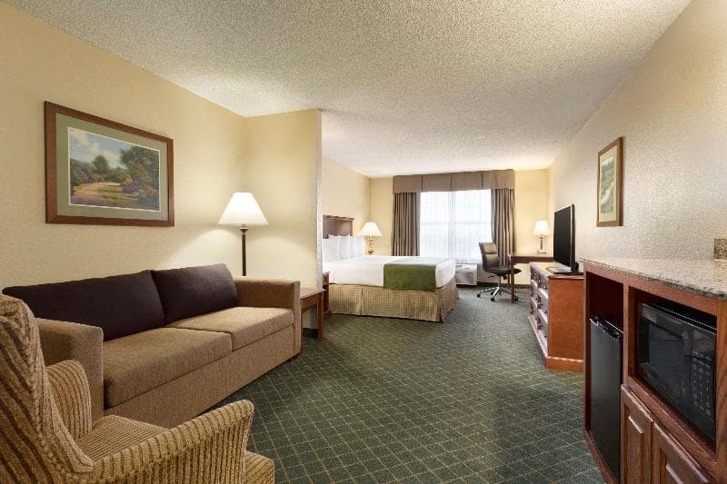 Country Inn And Suites Rochester South 4