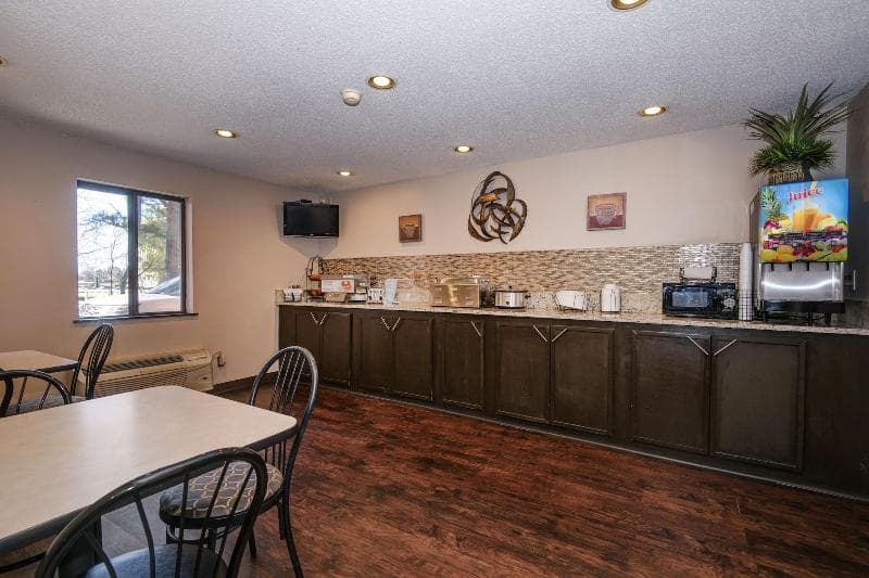 Guest Inn And Suites Midtown Medical Center - Adults Only 2