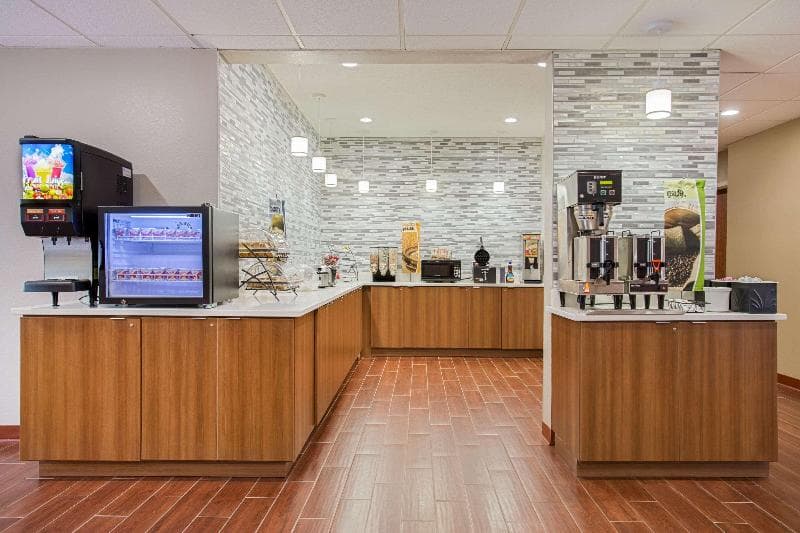 Microtel Inn & Suites by Wyndham Walterboro 4