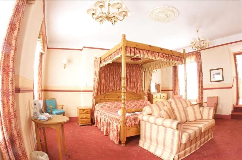 The Radstock Hotel 5