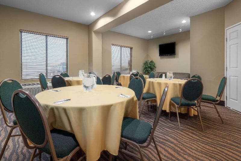 AmericInn by Wyndham Rochester Airport photo 1