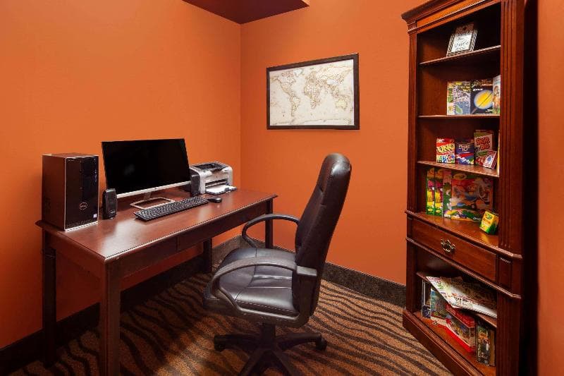 AmericInn by Wyndham Rochester Airport 4