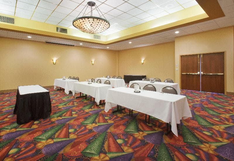 DoubleTree by Hilton Austin, MN photo 1
