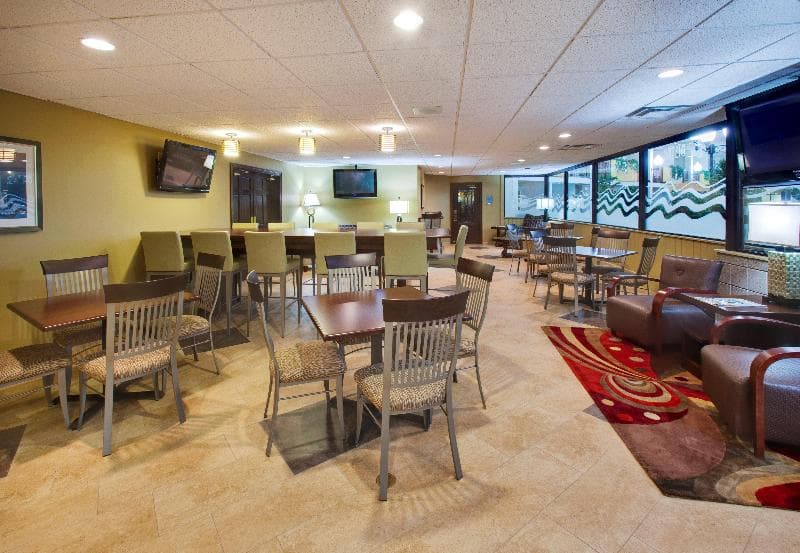 DoubleTree by Hilton Austin, MN 4