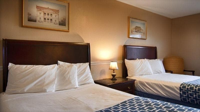 Rockford Alpine Inn And Suites 2