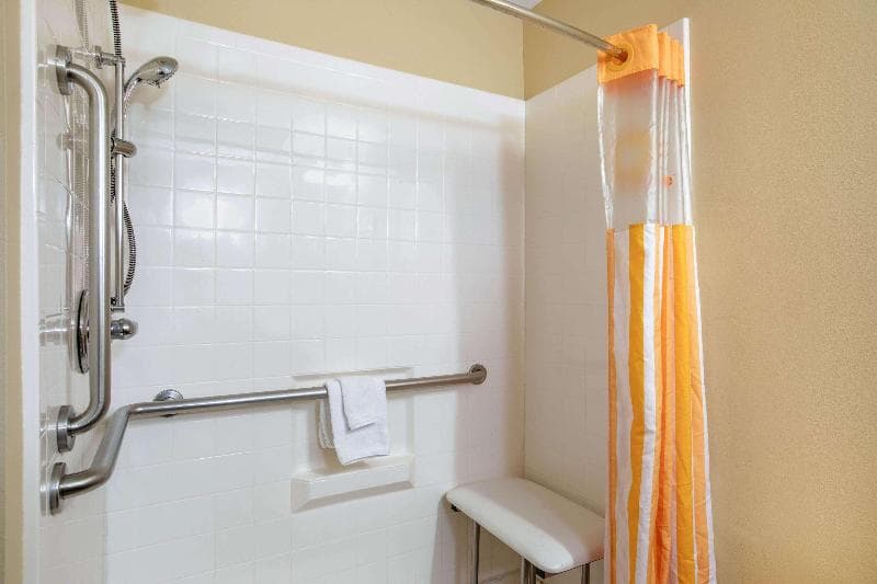 La Quinta Inn & Suites By Wyndham Conway 4