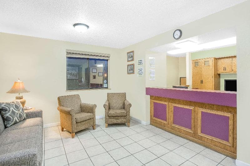 Super 8 by Wyndham Roanoke 3