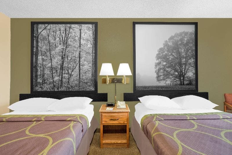 Super 8 by Wyndham Roanoke 2
