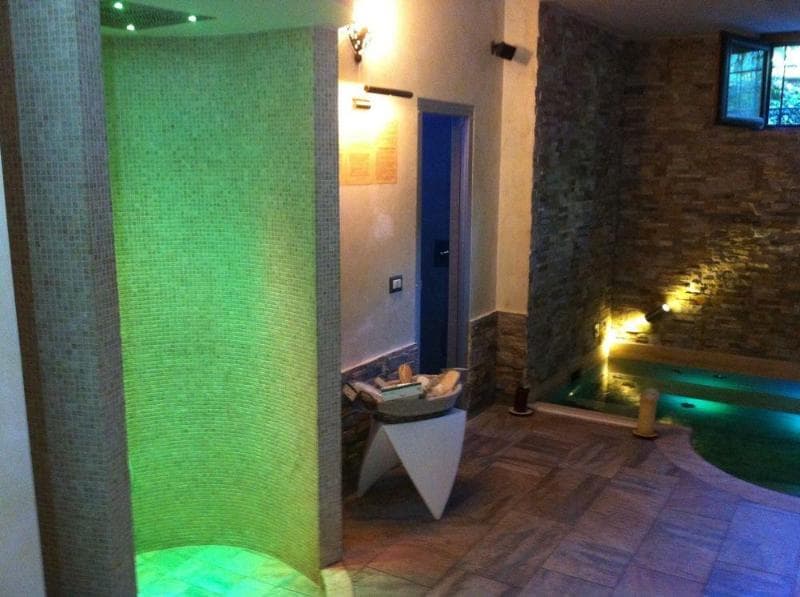 Aurelia Garden Gold Bed & Breakfast 3