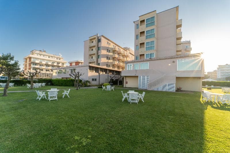 Hotel Balance 5