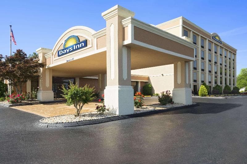 Days Inn by Wyndham Rome Downtown 3