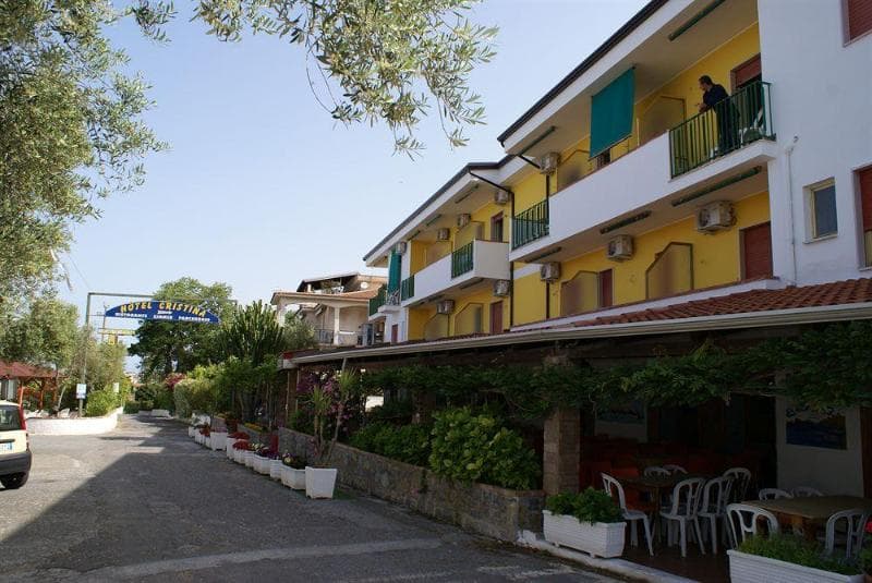 Cristina Hotel 5