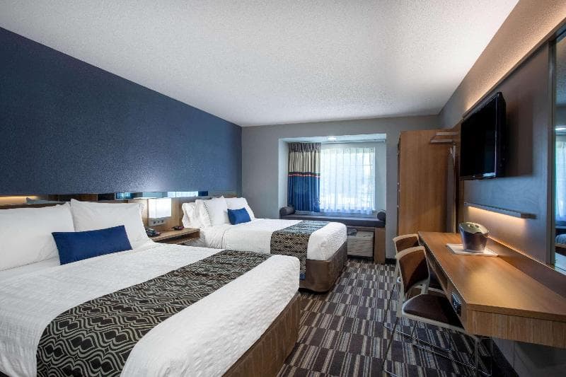 Microtel Inn & Suites by Wyndham Burlington photo 1