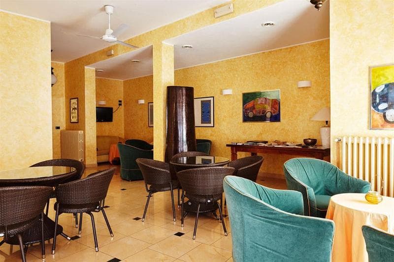 Hotel 2000 photo 1
