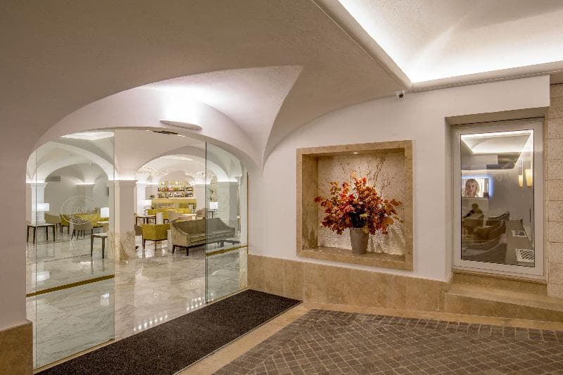 Shangri La Roma 4