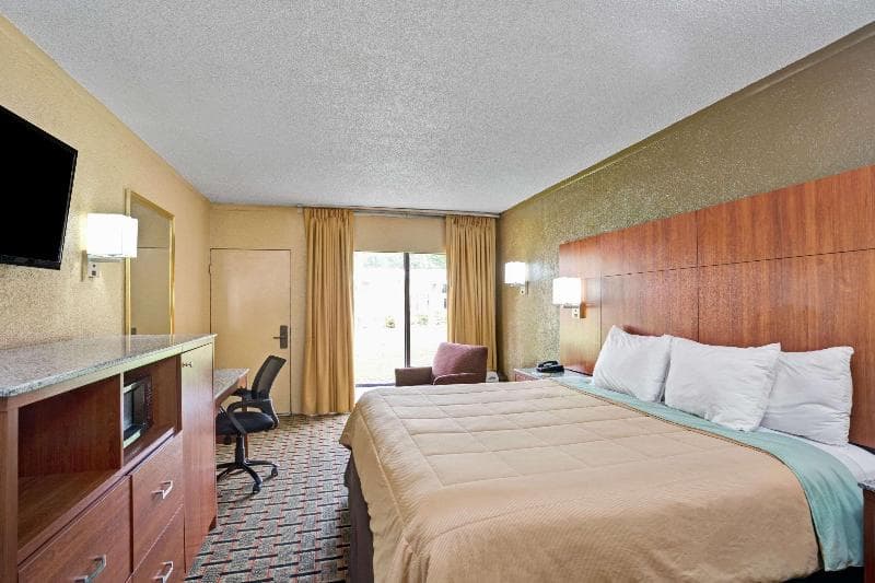 Days Inn by Wyndham Durham/Near Duke University 3