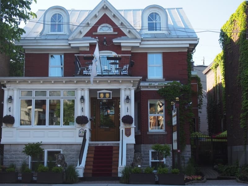 Auberge Aux Deux Lions main