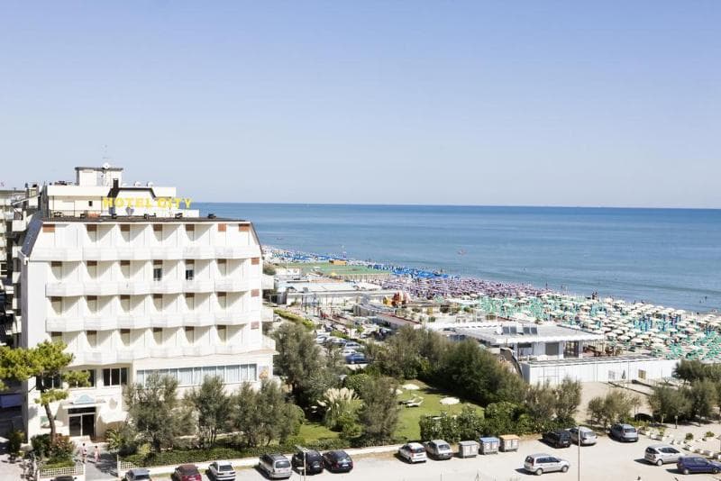 City Beach Resort 4
