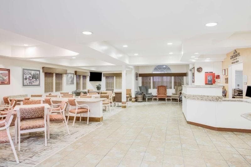 Surestay Hotel By Best Western Christiansburg Blacksburg 2
