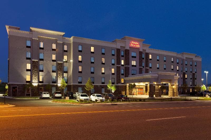 Hampton Inn & Suites Roanoke Airport 5