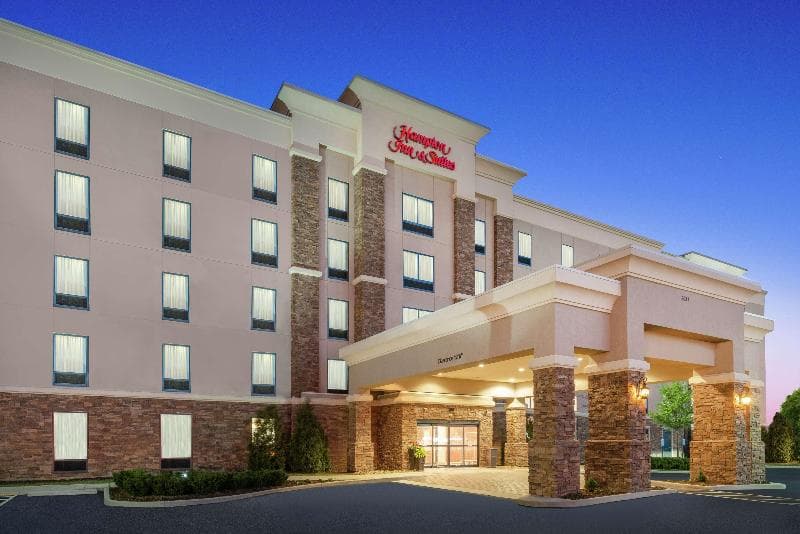 Hampton Inn & Suites Roanoke Airport 2