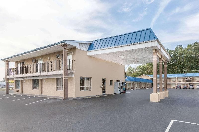Days Inn By Wyndham Jacksonville 4