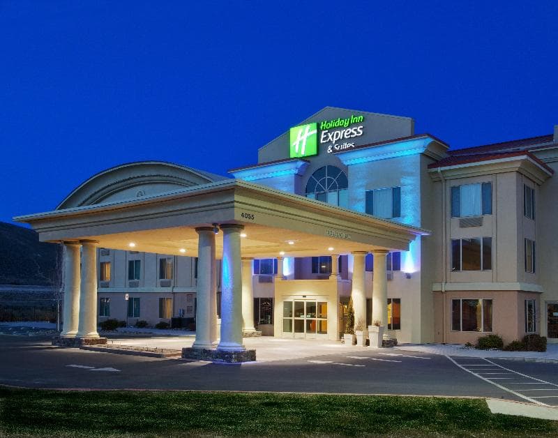 Holiday Inn Express & Suites Carson City 2