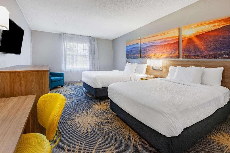 Days Inn by Wyndham Roanoke Near I-81 4