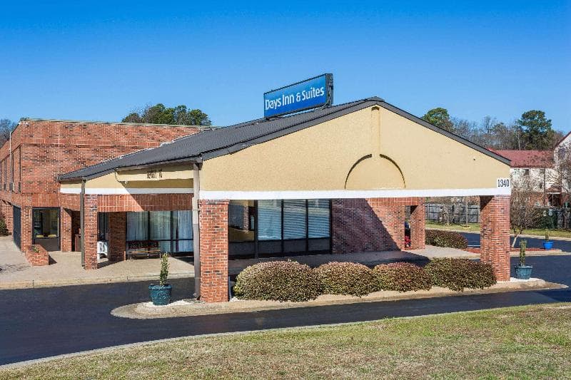 Days Inn & Suites By Wyndham Rocky Mount Golden East 2