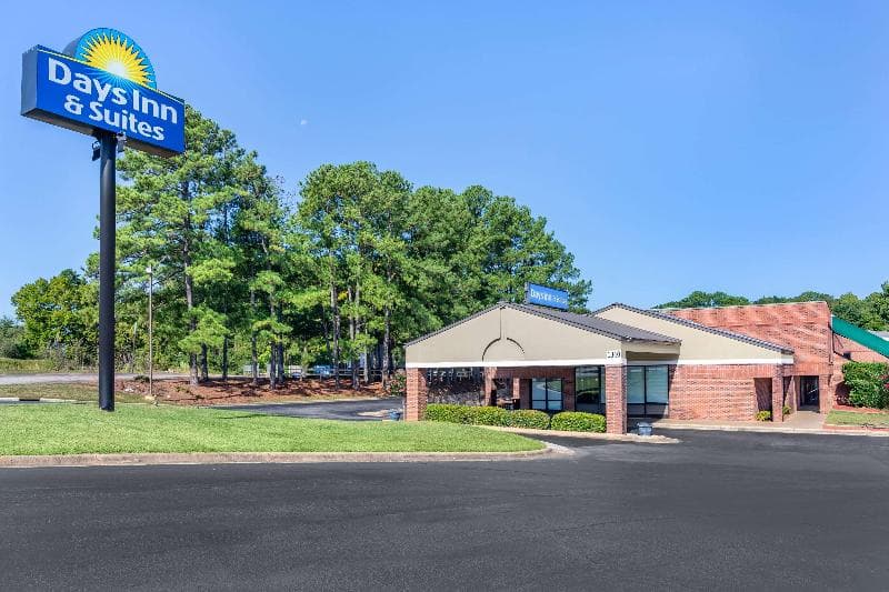 Days Inn & Suites By Wyndham Rocky Mount Golden East 4