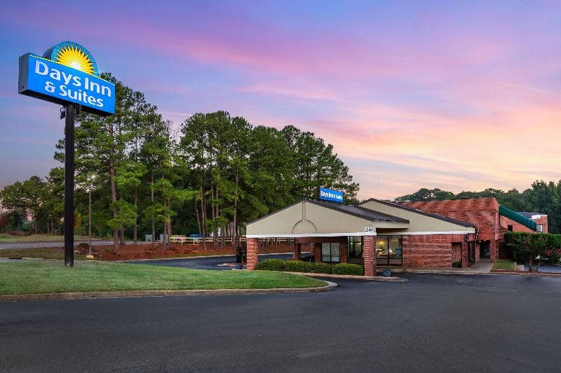 Days Inn & Suites By Wyndham Rocky Mount Golden East 5