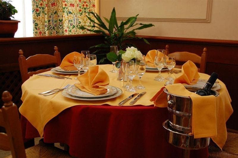 Benny Hotel 4