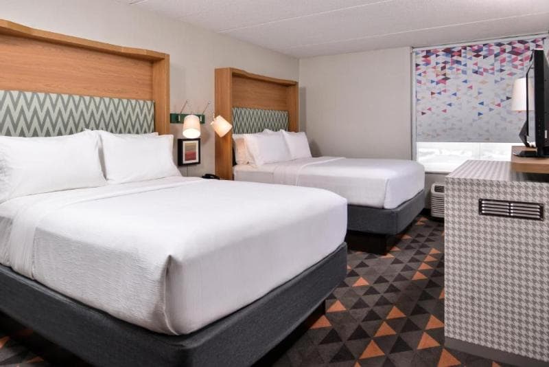 Holiday Inn & Suites Rochester - Marketplace 3